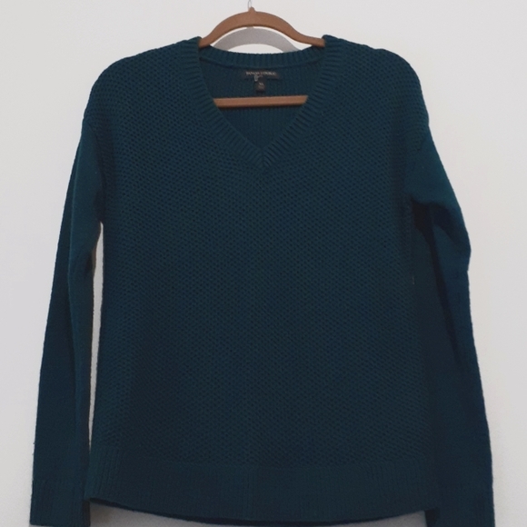 Banana Republic Sweater - Picture 1 of 5